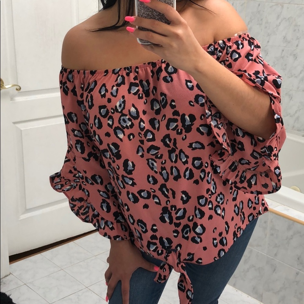 Off SHOULDER MAUVE LEOPARD PRINT TOP - Picture 4 of 7